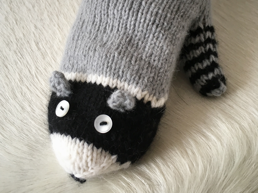 Raccoon glove knitting