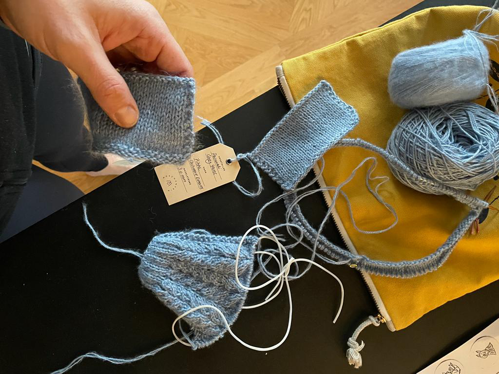 5 Rolls Glow in the Dark Yarn Luminous Knitting Crochet Yarn for Crocheting  DIY Glow Fingering Weight Yarn for DIY Arts Crafts -  Norway