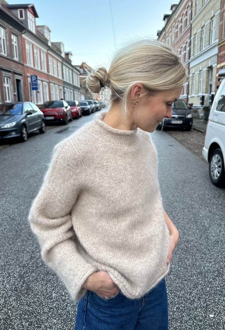 Buy Cloud Sweater knitting set online